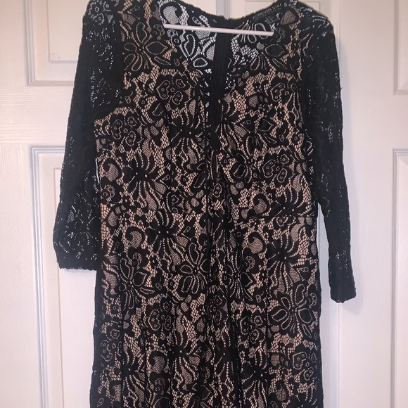 Forever 21 Black & Nude Lace Dress - Picture 1 of 2